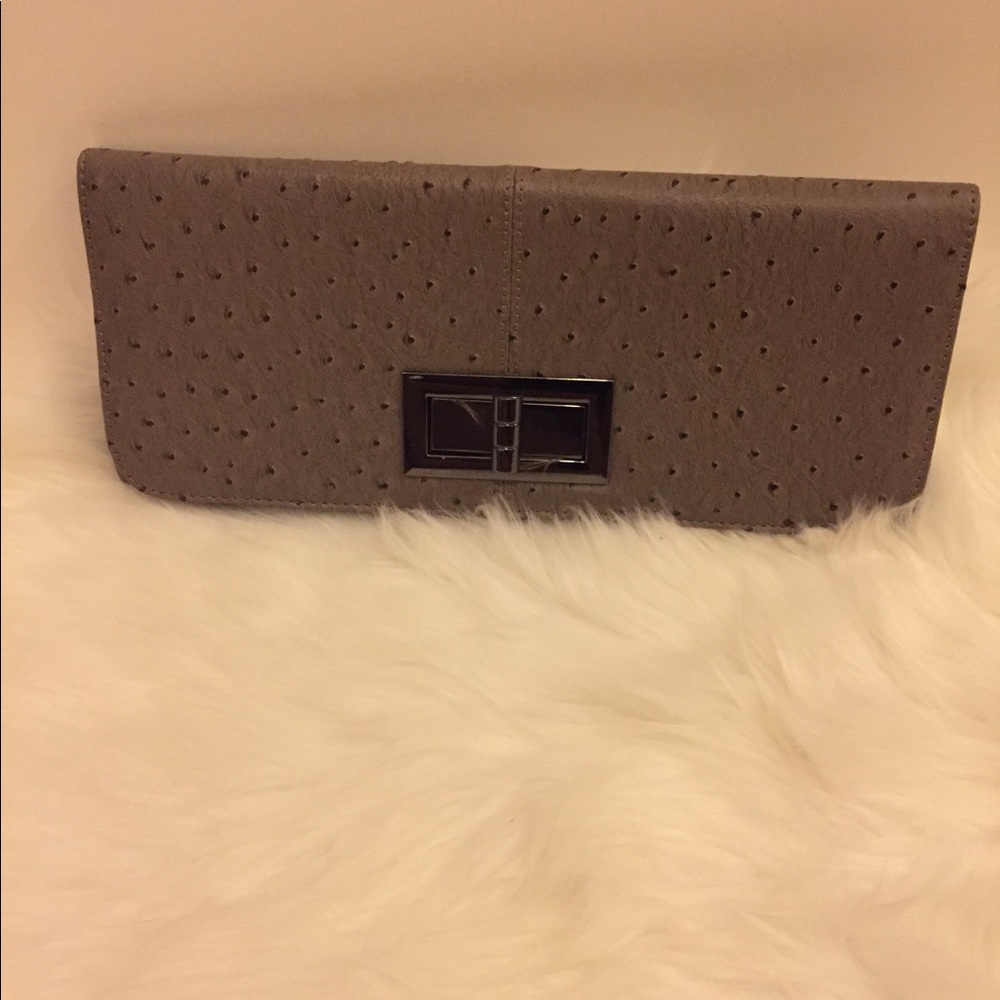 POPPIE JONES Clutch